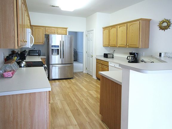4th image of 3411 Fairfax Woods Dr