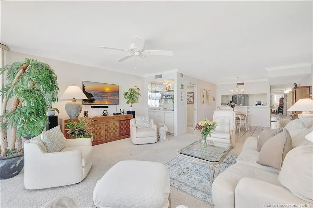 3 bed, 2.0 bath, 1544 sqft, $4,200 — Photo 2
