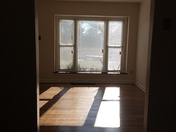 4th image of 1375 Florence St