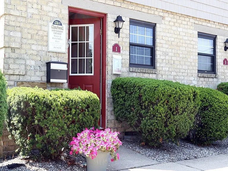 Entrance to Leasing Office located at 1 Chartwell Ct