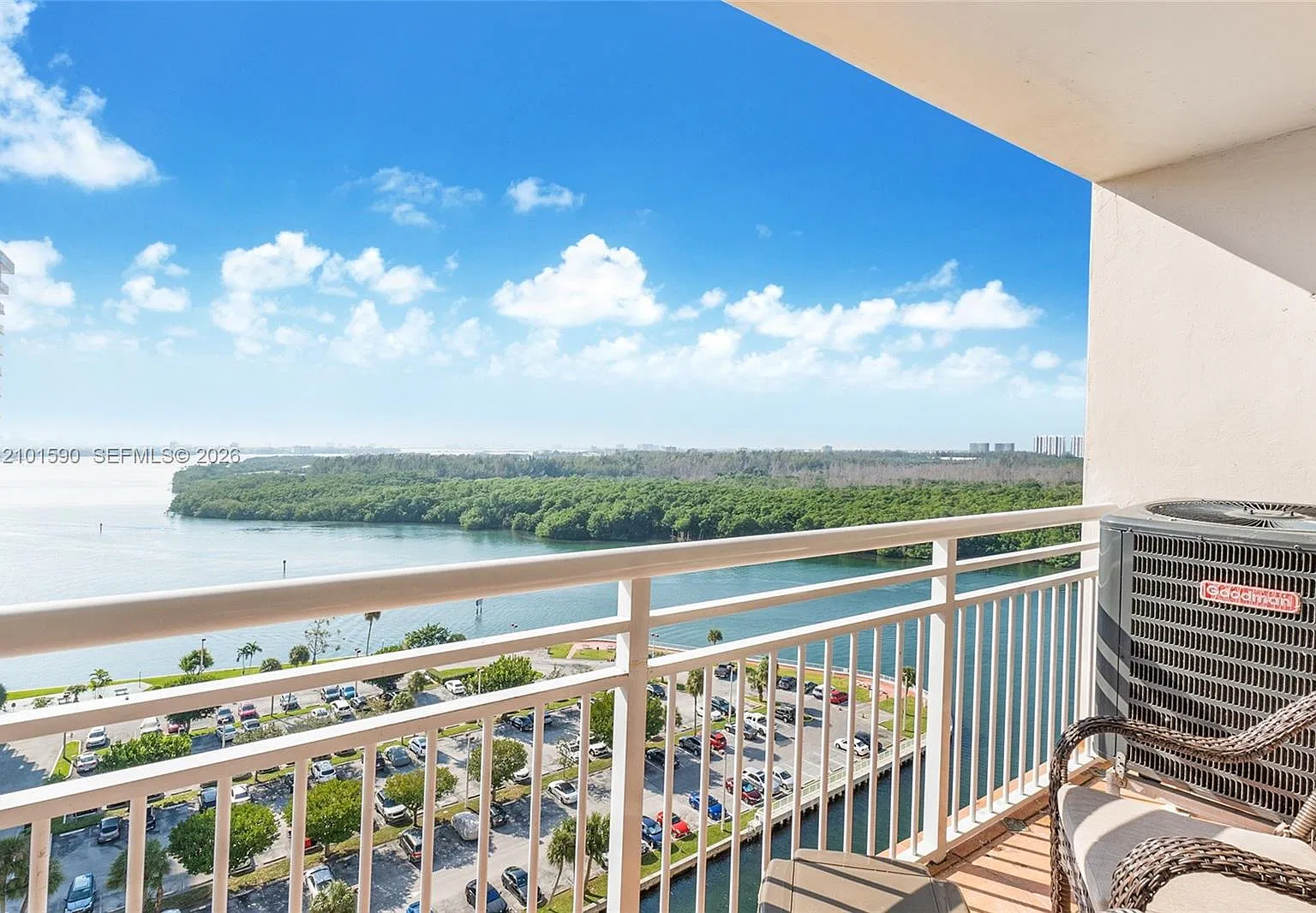 Coastal Towers Condo — Photo 1