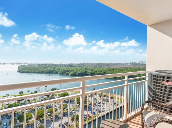 400 Kings Point Dr, Sunny Isles Beach, FL