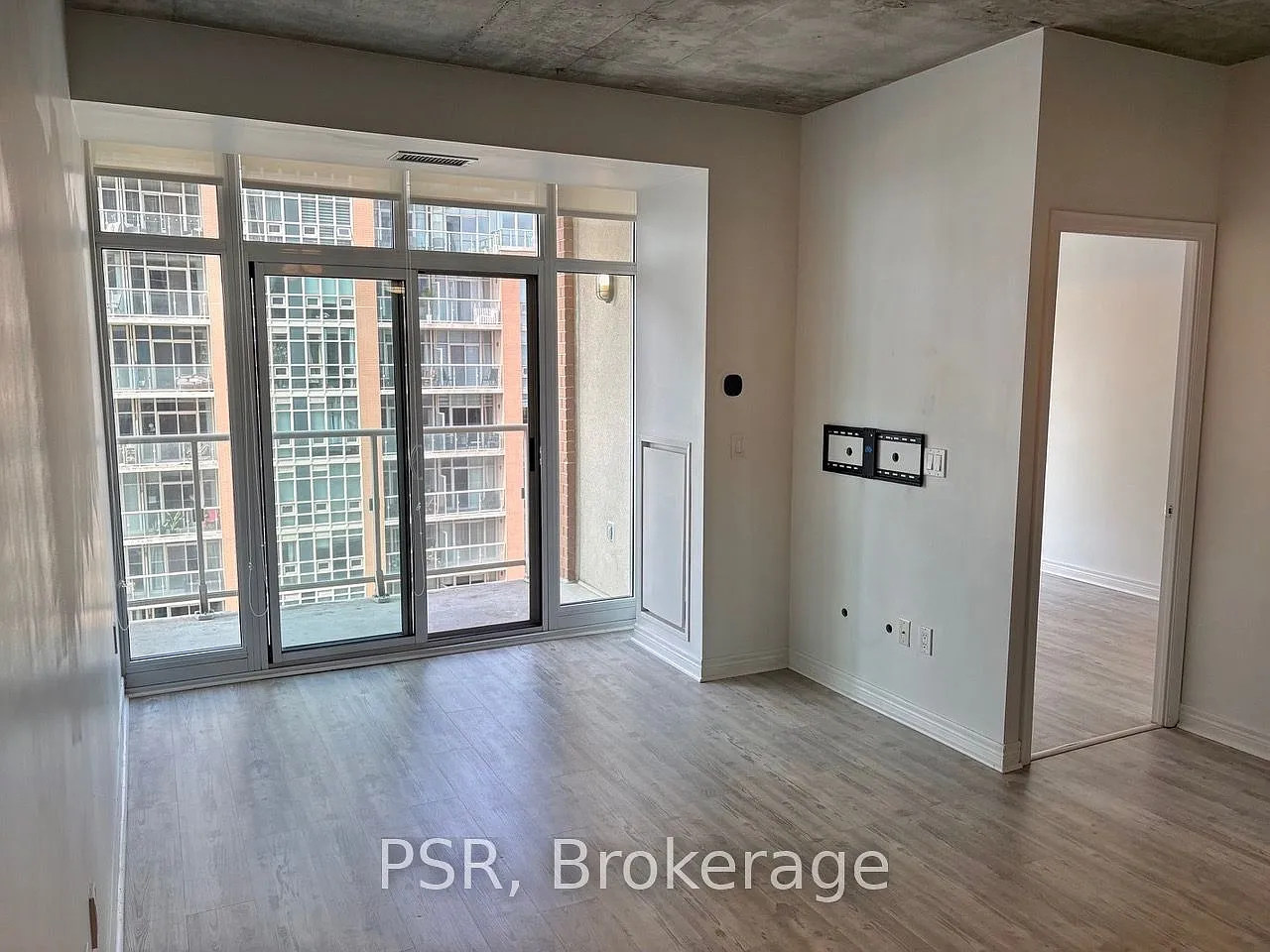 75 E Liberty St — Photo 3