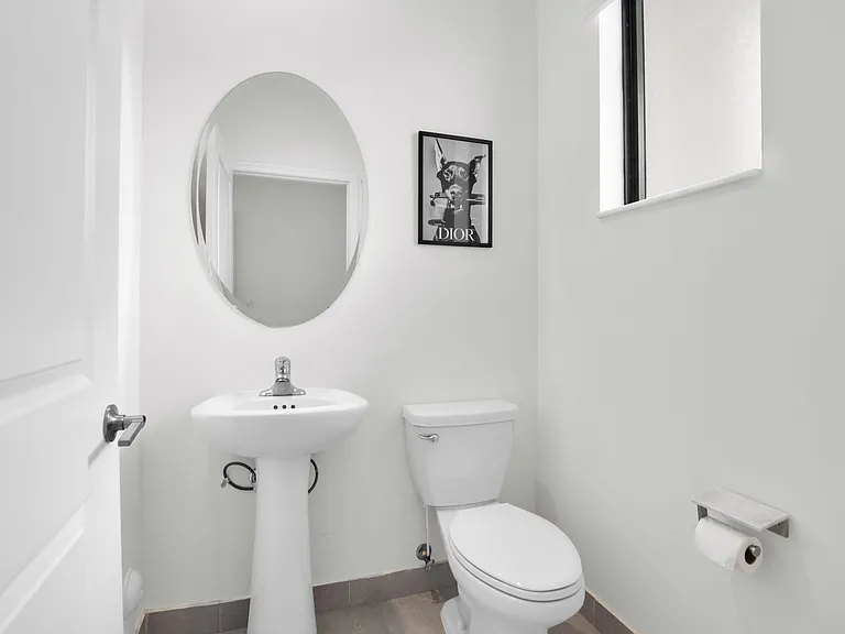 20610 NE 5th Pl — Photo 8