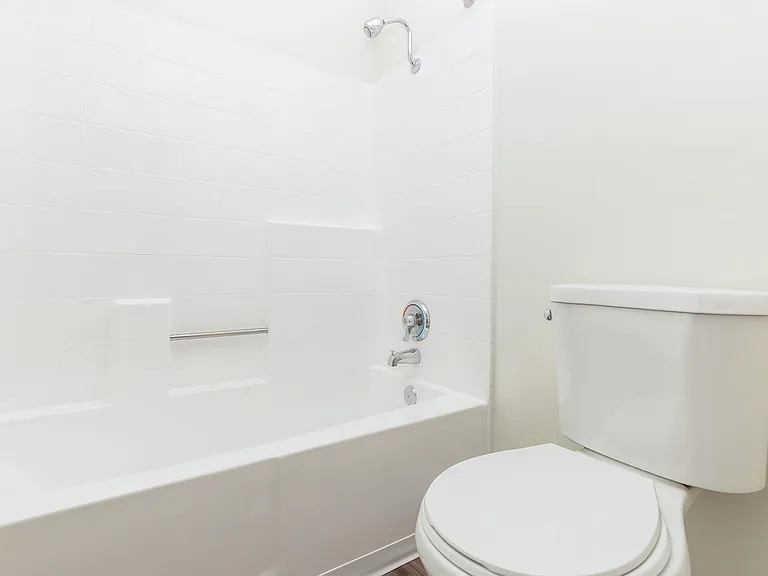 Windrose Apartments — Photo 14