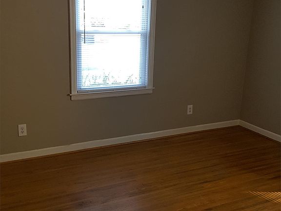 3rd image of 2907 Abigail Dr APT 3