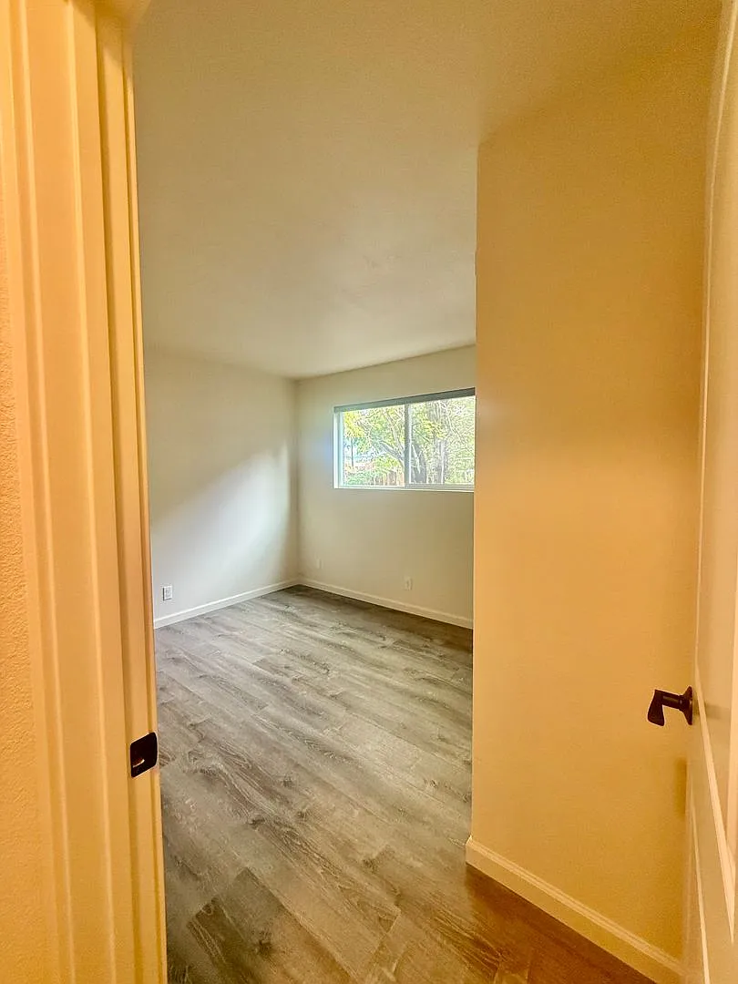 Fowler Apartments — Photo 4