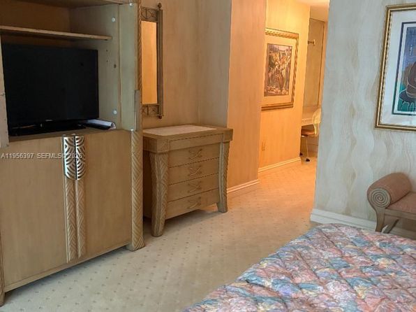 10101 Collins Ave APT 15D