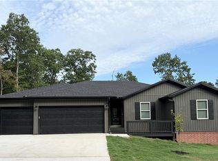 11 Kirkcolm Dr, Bella Vista, AR 72715