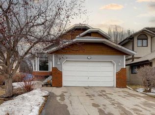31 NE Scenic Hill Close NW, Calgary, AB T3L 1P2