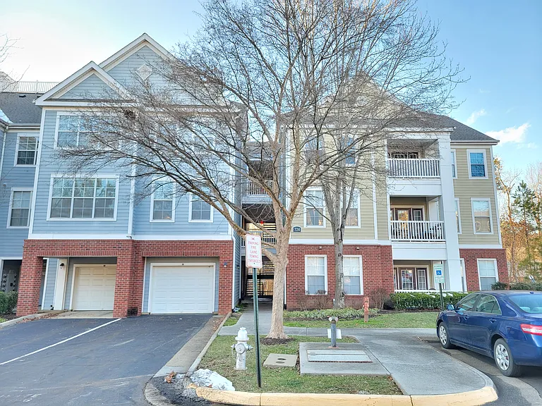 724 Bristol Village Dr #305 — Photo 1