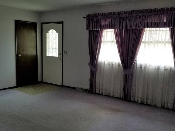 3rd image of 1415 Edgewood Dr