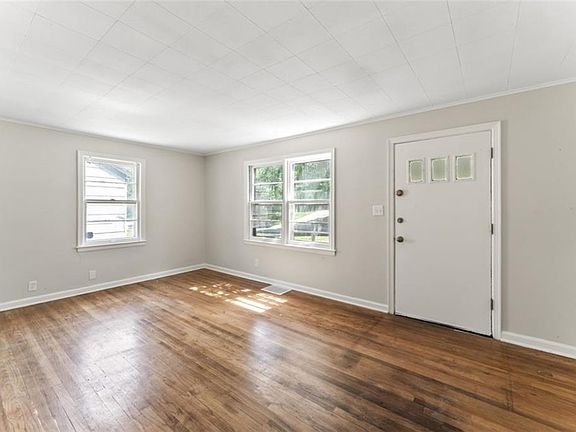 5th image of 7208 Wayne Ave