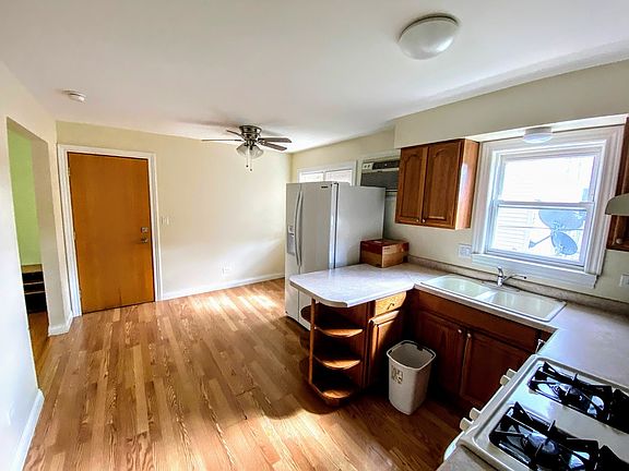 5th image of 2546 N Laramie Ave APT 2R