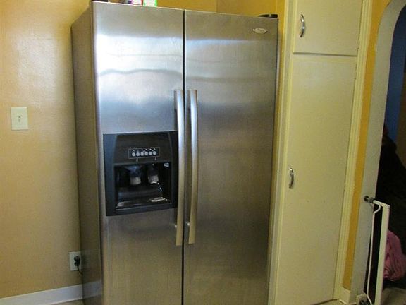5th image of 718 Broadmoor Dr