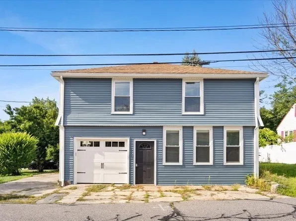 1381 Cohannet St, Taunton, MA 02780