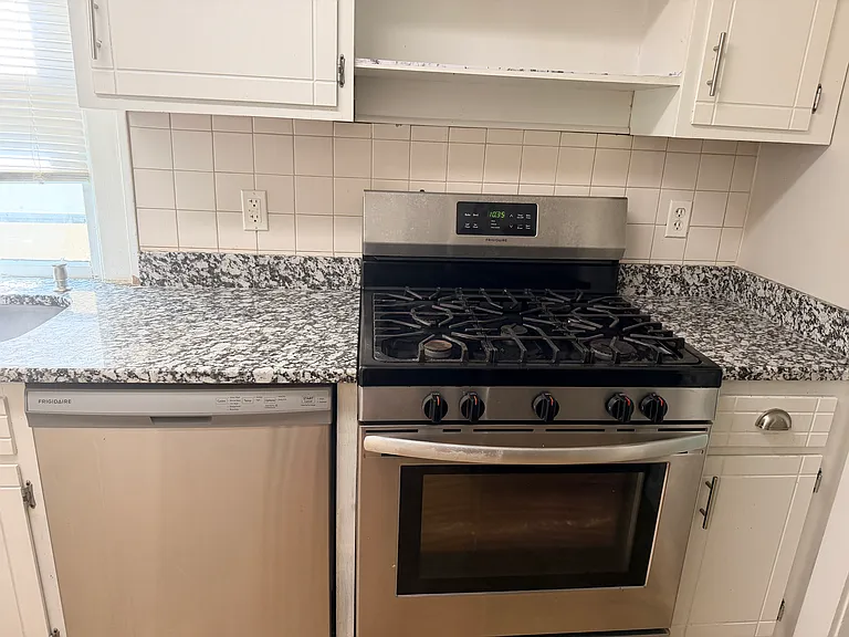 1264 Selby Ave #1 — Photo 5