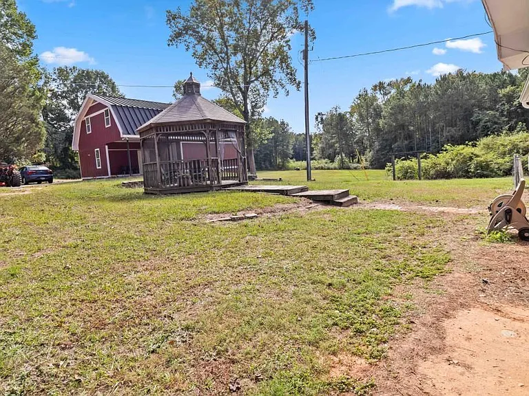 1646 Highway 92 N — Photo 35