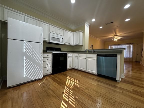 3rd image of 101 Wood Lake Dr Unit 507
