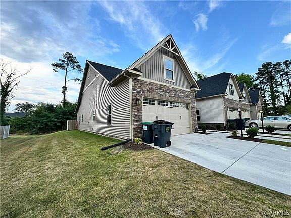 3rd image of 8007 Wistar Glen Dr
