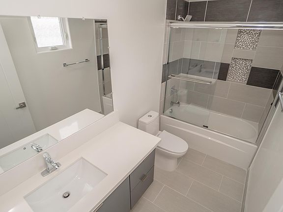 3rd image of 7199 S La Cienega Blvd