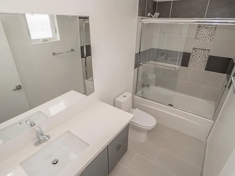 7199 S La Cienega Blvd — Photo 3