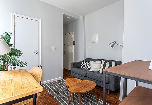4th image of 127 E 102nd St APT 16