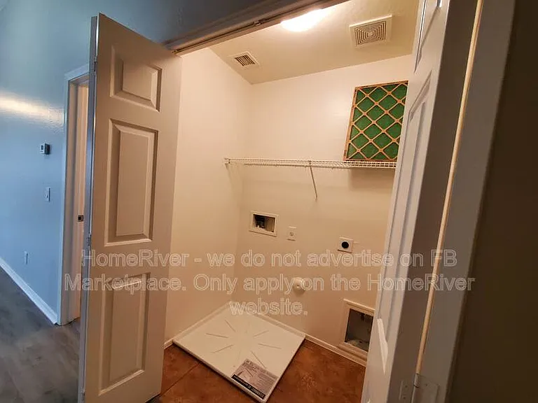 8504 W Jocelyn Ter — Photo 21