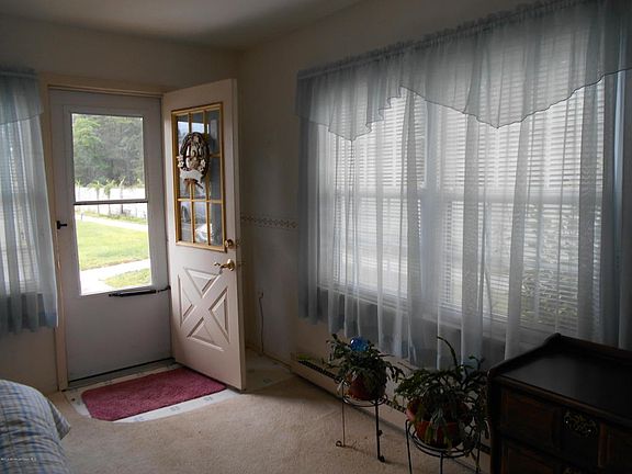2nd image of 1208D Shetland Dr