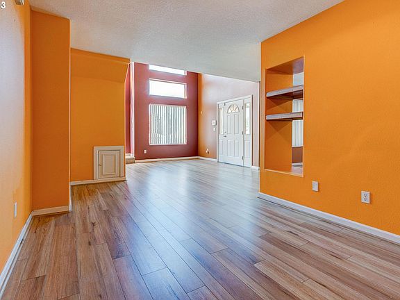 4th image of 3914 NE 35th Cir
