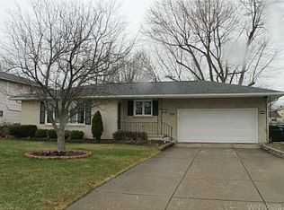 222 Willow Green Dr, Amherst, NY 14228