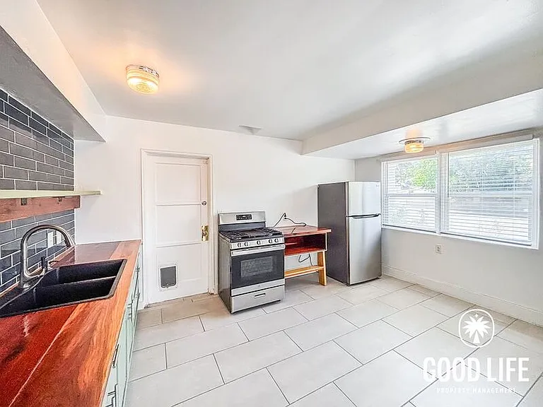 6074 Rock St — Photo 5