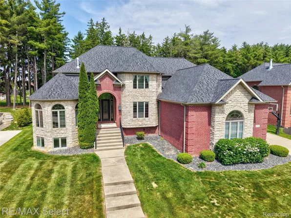 3334 Creekview Dr, Davison, MI 48423