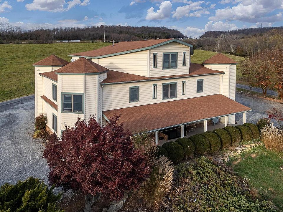 1st image of 45 NE Castle Ct