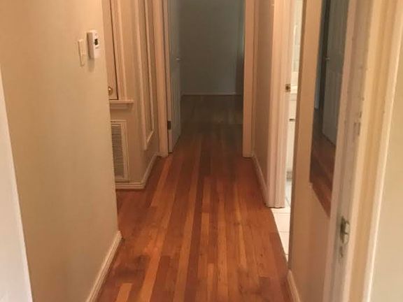5th image of 2247 Lakeshore Dr N