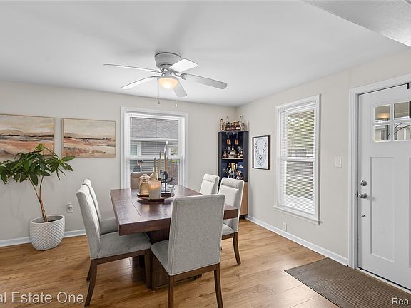 5th image of 415 Taylor Ave