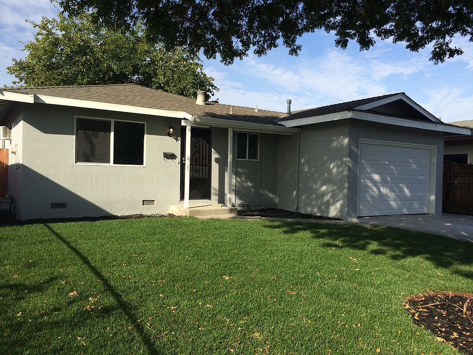 1st image of 2413 Somerset Dr