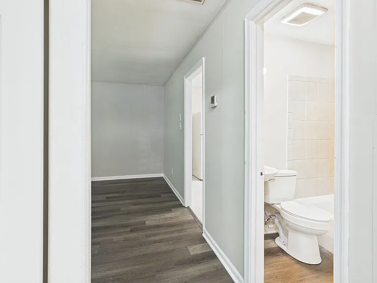 838 S Jones St #B — Photo 15