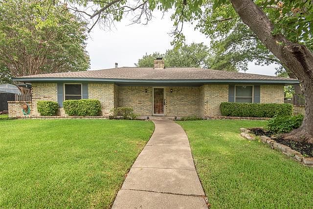 1st image of 2713 Oak Cir