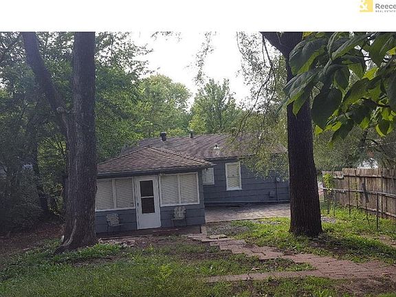 5th image of 8401 Highland Ave
