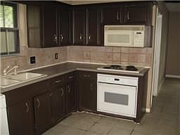 5th image of 1718 Castlerock Dr
