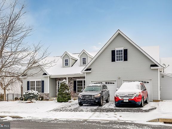 2nd image of 2119 Eagles Landing Dr