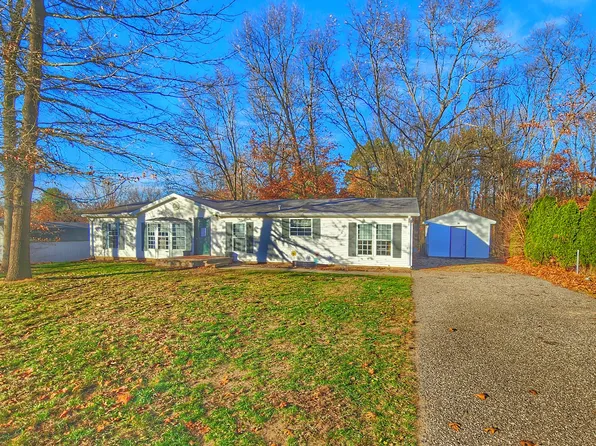 29724 Deep Woods Dr, Lawton, MI 49065