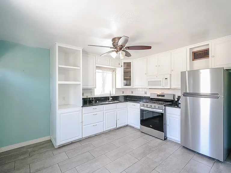 2217 E Harvard St — Photo 22