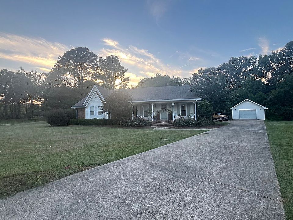 1st image of 3510 Longstreet Dr