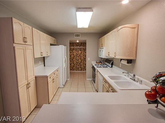 4th image of 7705 Almeria Ave