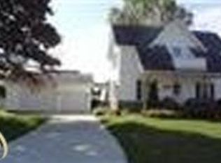 1987 Vine St, Saint Clair, MI 48079