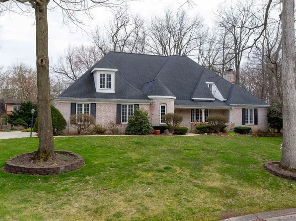 17580 Bending Oaks Ct, Granger, IN 46530