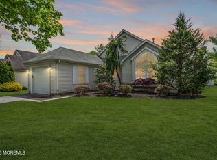 8 Skyline Drive, Lakewood, NJ 08701