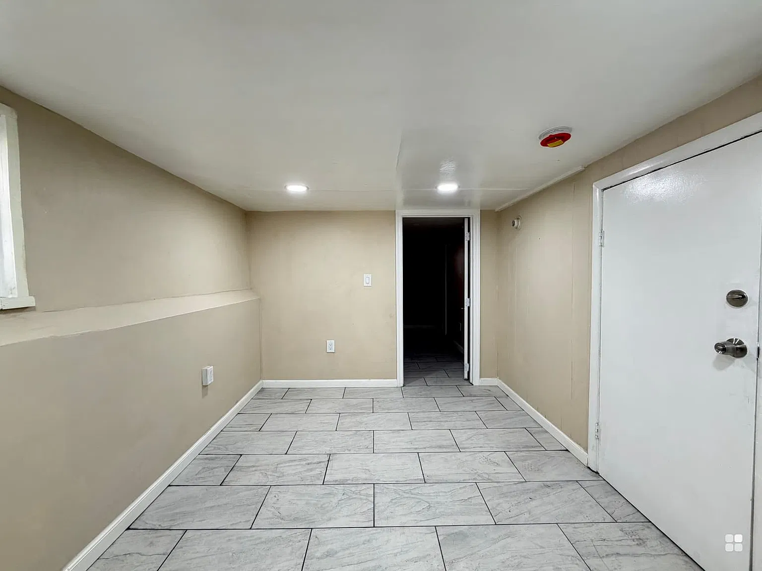 276 Winfield Ave — Photo 4